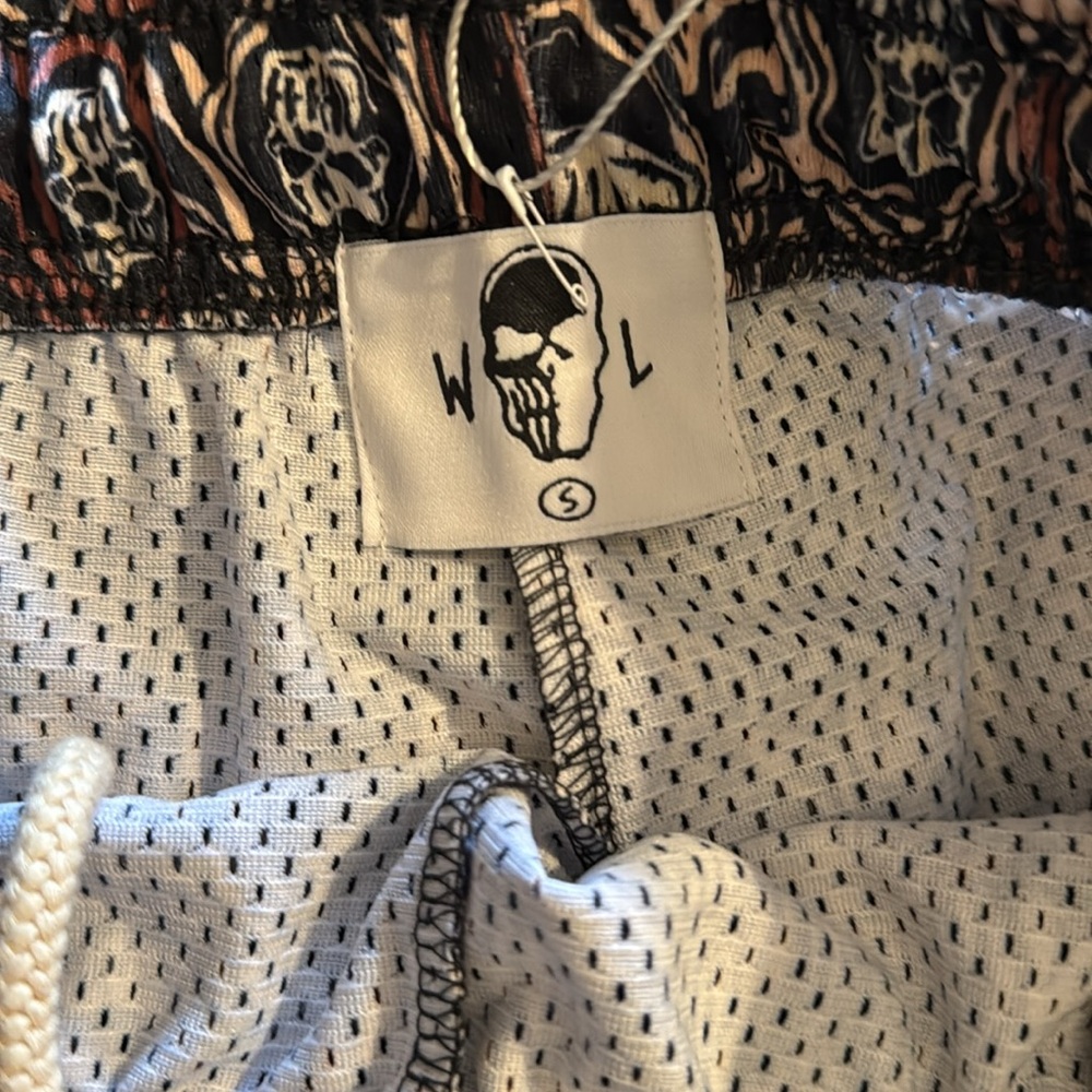 WARREN LOTUS SKULL SHORTS - S - Picture 2 of 2